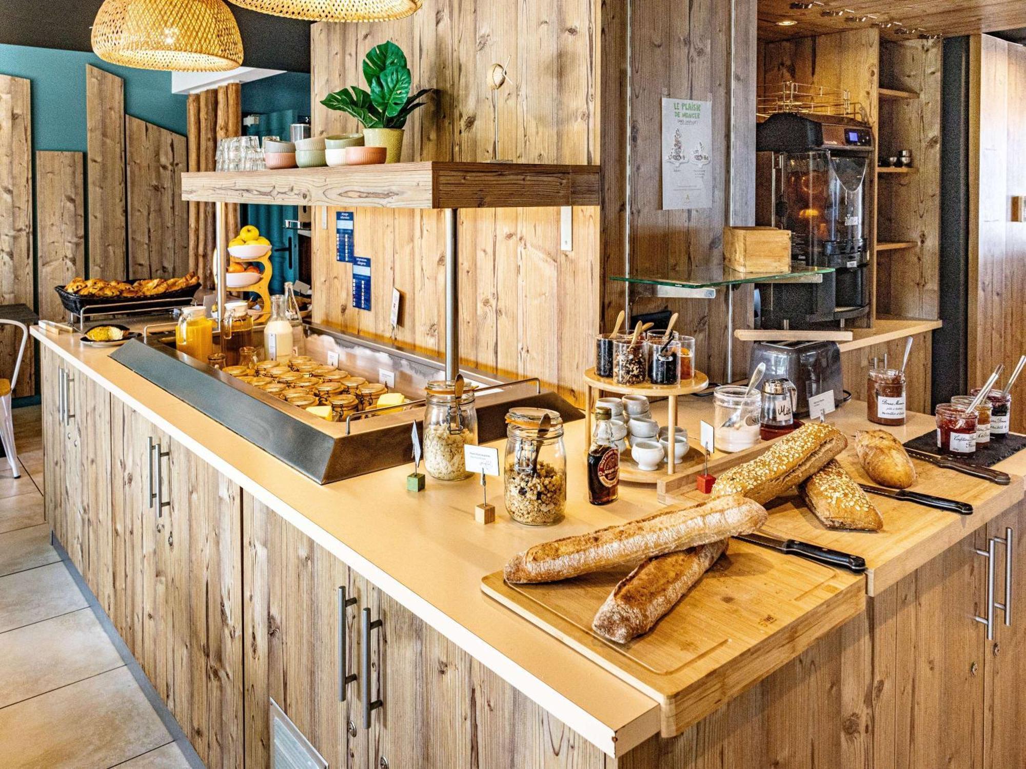 Ibis Styles Marennes D'Oleron Hotel Exterior photo